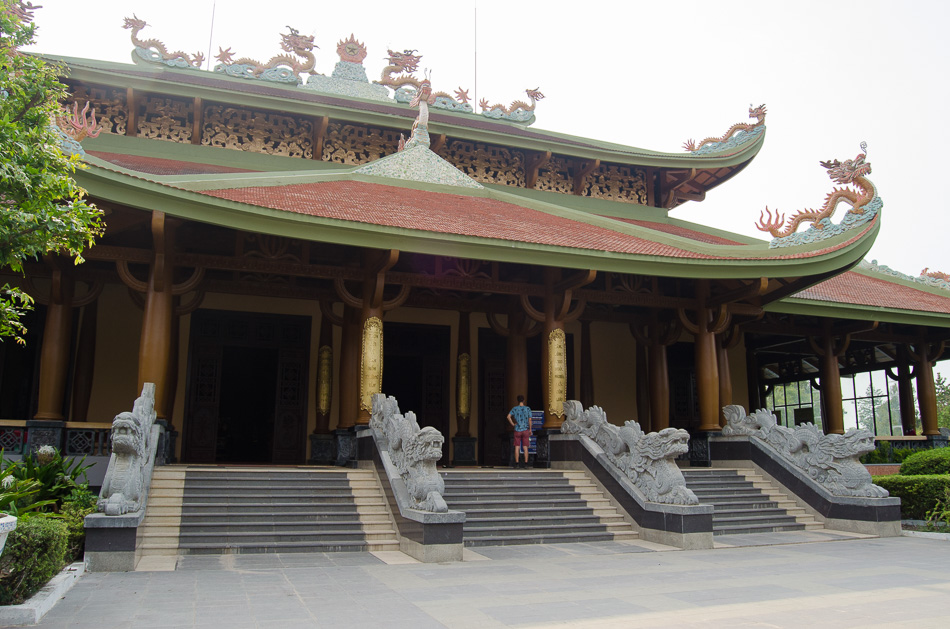 Cu Chi Temple Memorial building