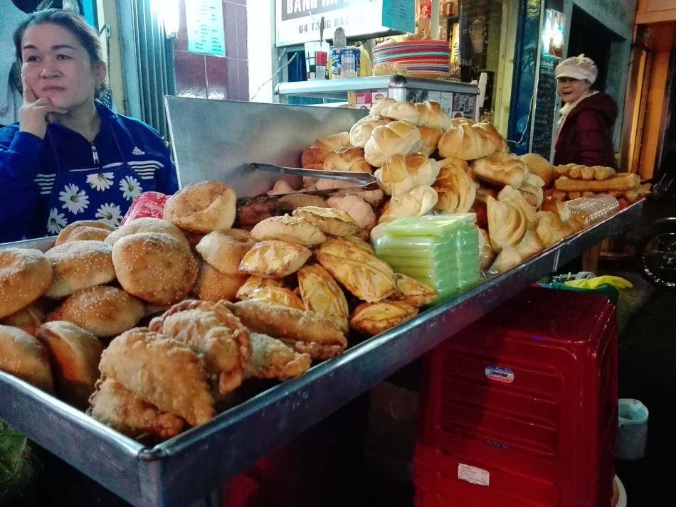 Fried cakes street vendor